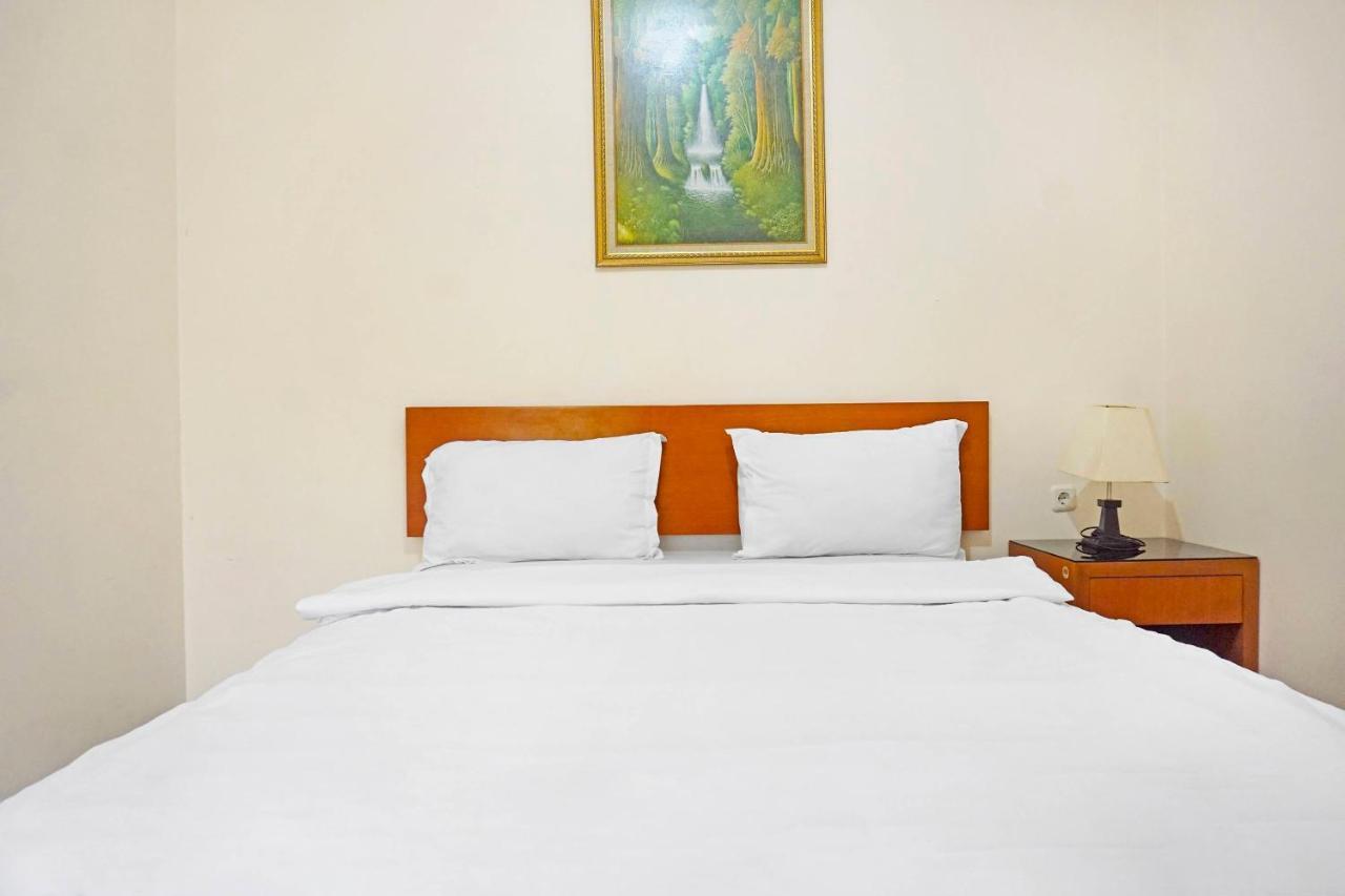 Collection O 91380 Golden Mansion Hotel Jacarta Exterior foto